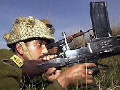 Soldat Indien en position sur la fronti�re indo-pakistanaise, au Cachemire - AFP / TAUSEEF MUSTAFA